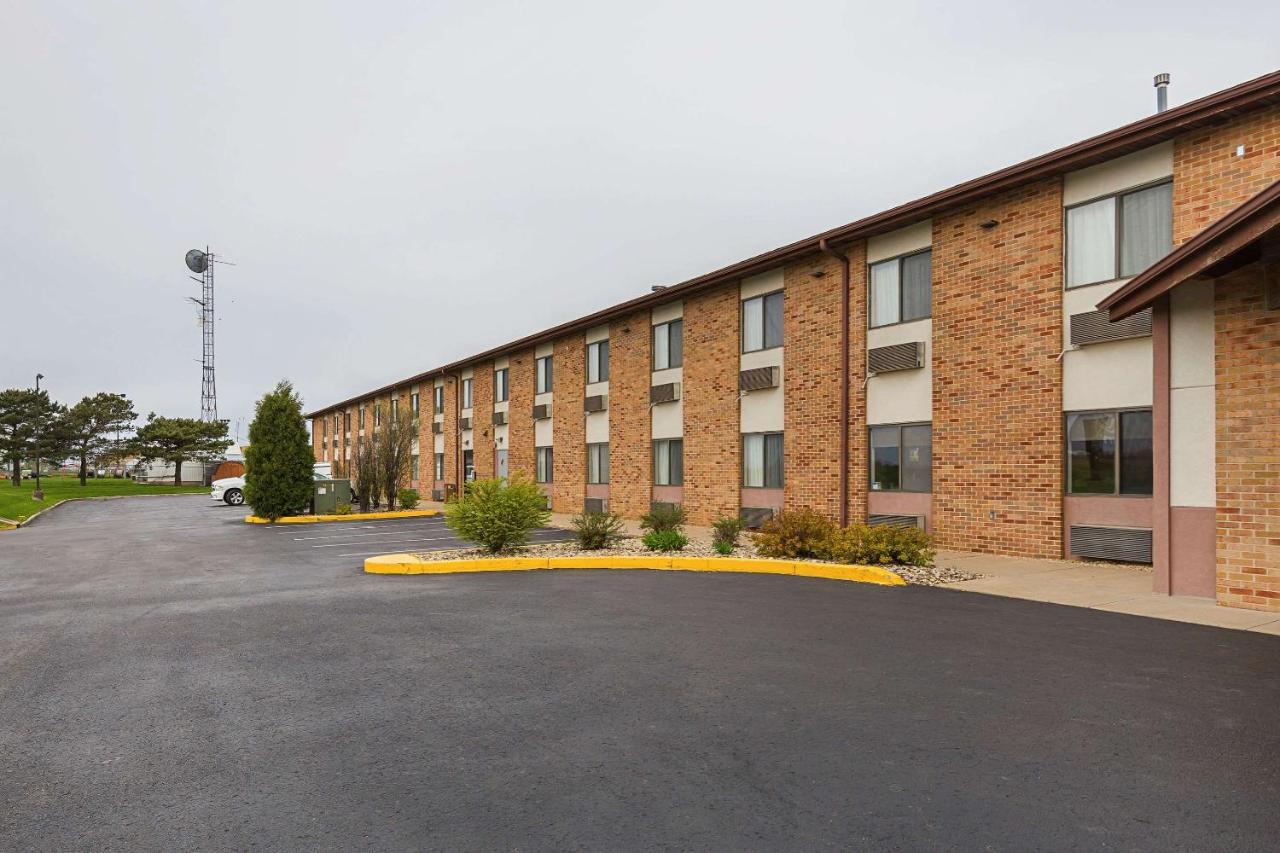 Quality Inn 3*